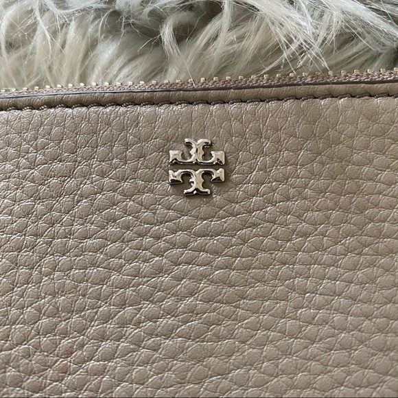TORY BURCH Tassel Crossbody in French Grey - Picture 3 of 8